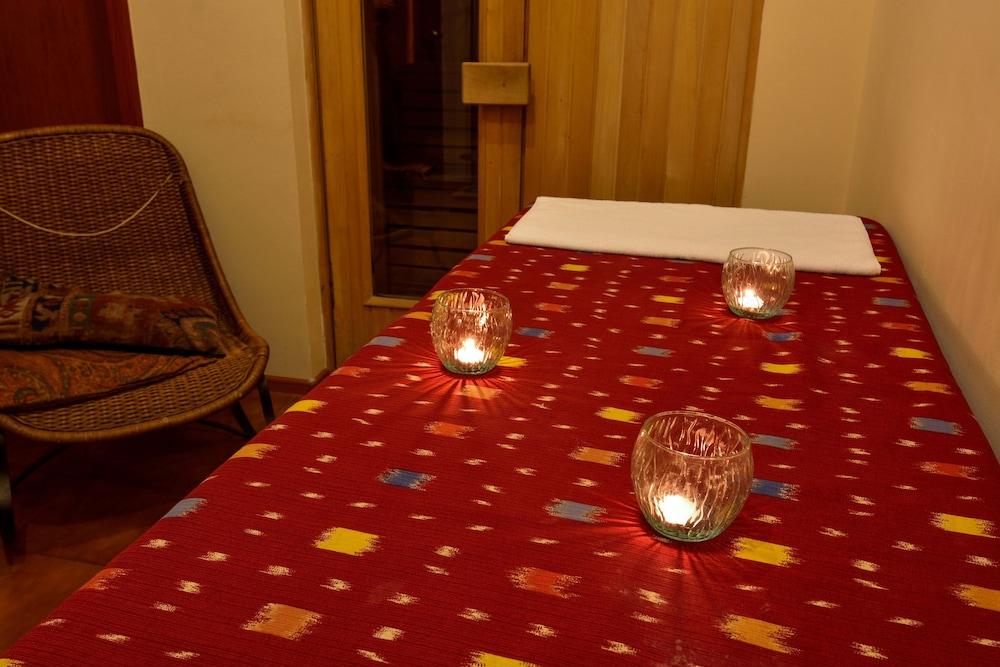 Urban Lodge Hotel Rooms And Suits Tiflis Exterior foto