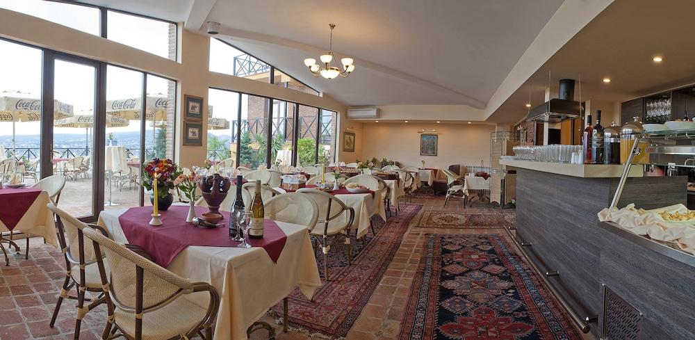 Urban Lodge Hotel Rooms And Suits Tiflis Exterior foto
