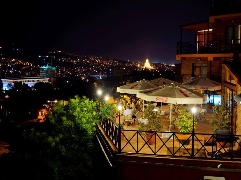 Urban Lodge Hotel Rooms And Suits Tiflis Exterior foto