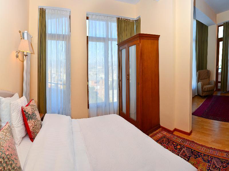 Urban Lodge Hotel Rooms And Suits Tiflis Exterior foto