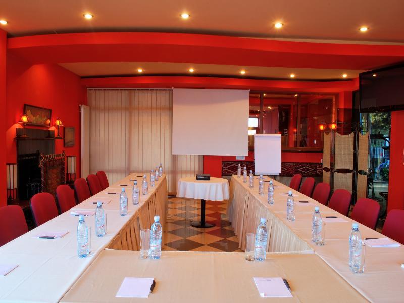 Urban Lodge Hotel Rooms And Suits Tiflis Negocio foto