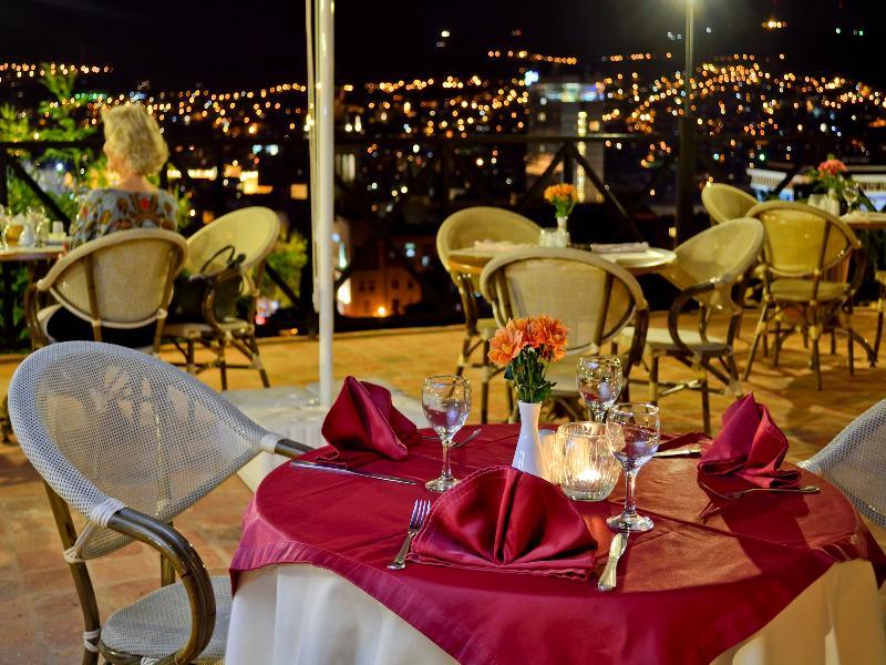 Urban Lodge Hotel Rooms And Suits Tiflis Exterior foto
