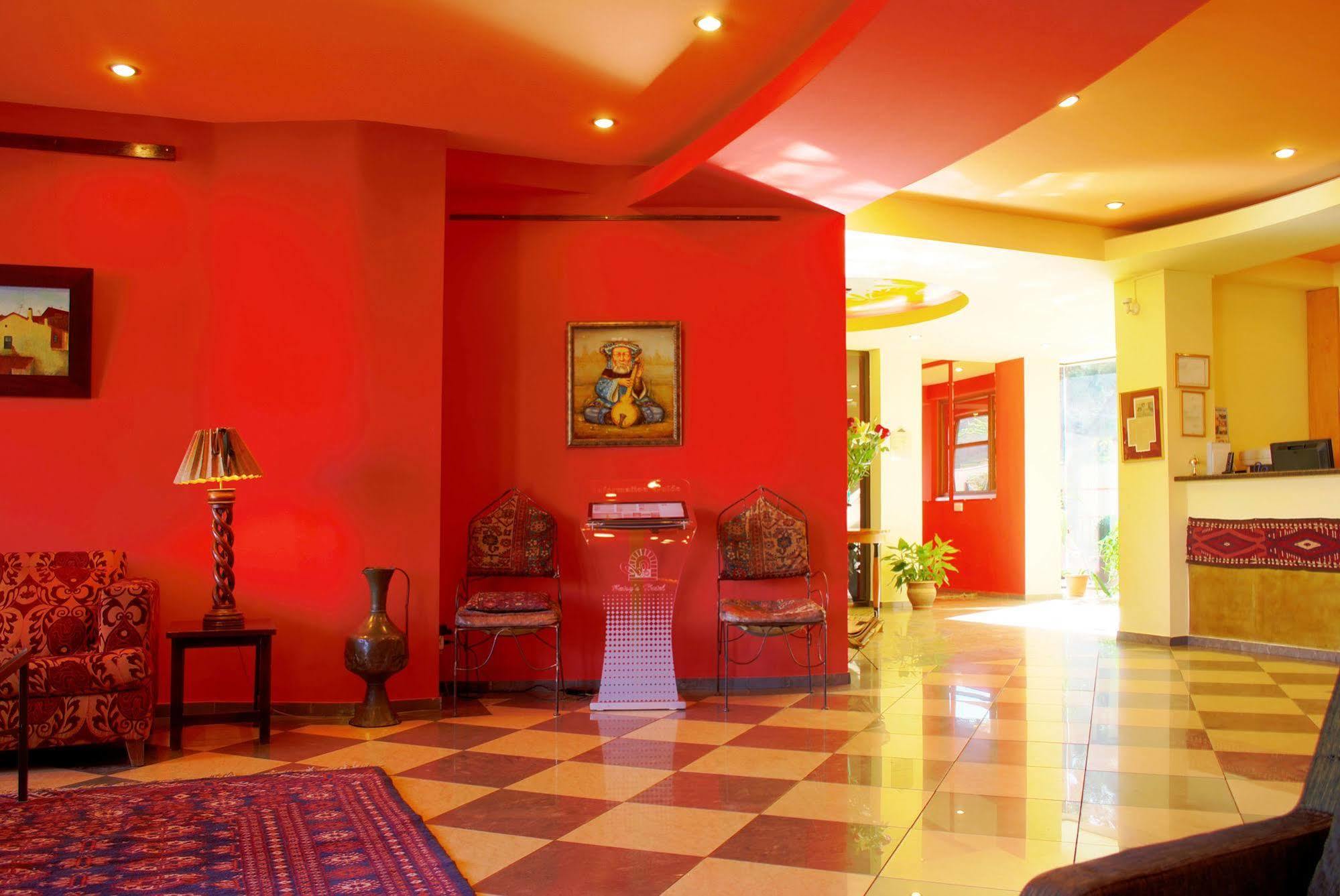 Urban Lodge Hotel Rooms And Suits Tiflis Exterior foto