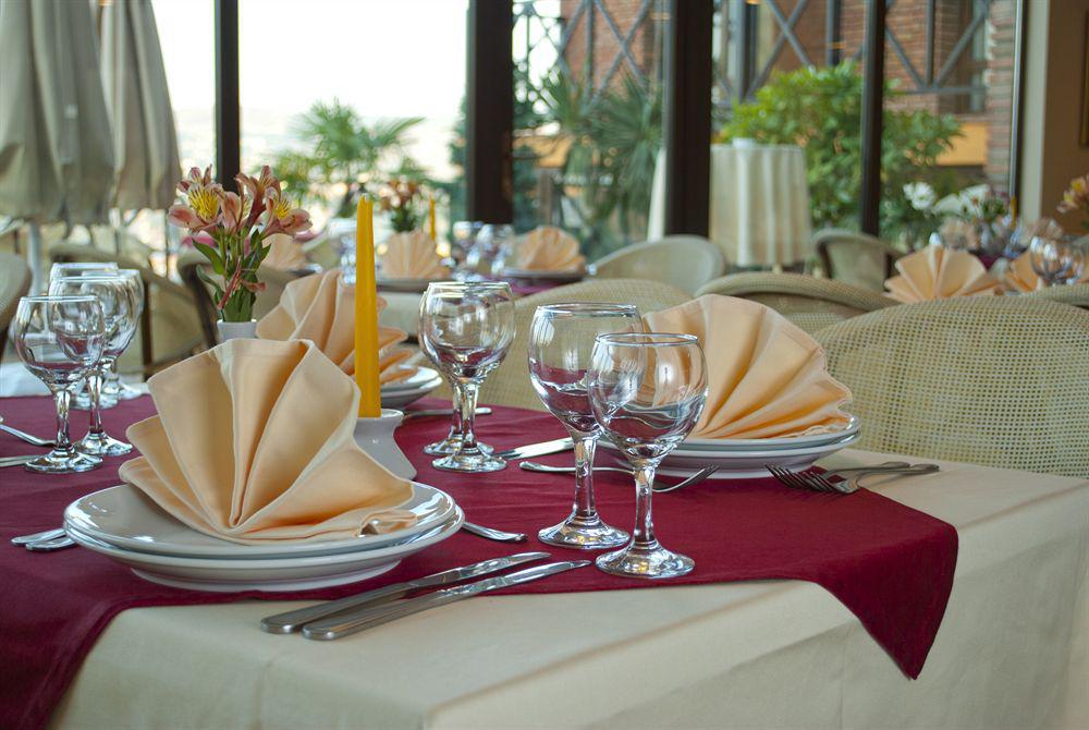 Urban Lodge Hotel Rooms And Suits Tiflis Exterior foto