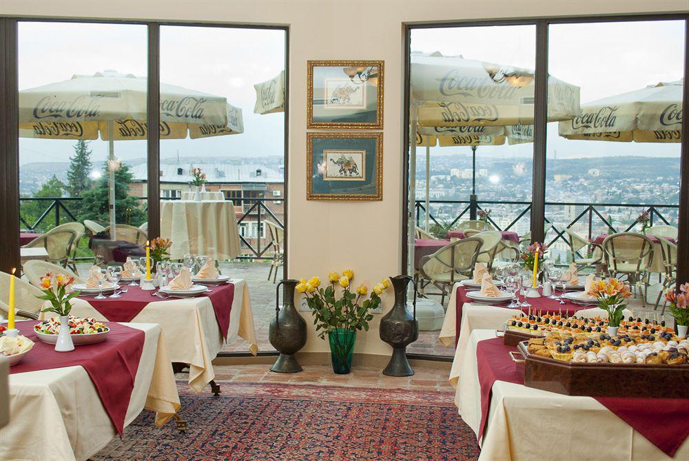Urban Lodge Hotel Rooms And Suits Tiflis Exterior foto